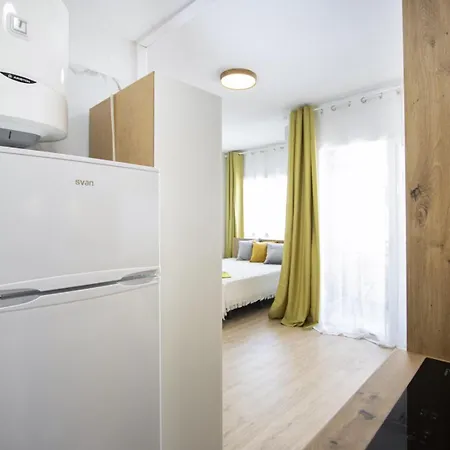 Апартаменти Estocolmo Id168 *